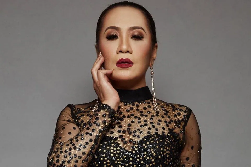 SATU PERALIHAN: Lebih dikenali sebagai penyanyi dangdut, Amelina berhasrat mengetengahkan kemampuannya dalam menyanyikan lagu daripada genre lain. - Foto INSTAGRAM AMELINA