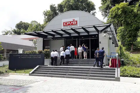 USAHA TANGANI RASUAH: Rasuah telah berkembang di Singapura semasa era kolonial dan tiada tindakan konkrit yang telah diambil untuk mengekangnya sehinggalah wujud undang-undang anti rasuah pada tahun 1973. CPIB pula telah diasaskan pada tahun 1952 untuk membasmi rasuah secara berkesan. - Foto fail