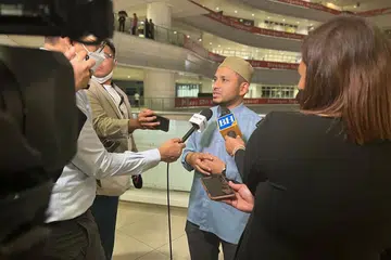 NASIHAT KEPADA MUSLIM SINGAPURA: Mufti, Dr Nazirudin Mohd Nasir bercakap kepada wartawan setempat selepas Perdana Menteri, Encik Lee Hsien Loong mengumumkan Seksyen 377A akan dimansuhkan di Rapat Hari Kebangsaan pada 21 Ogos. Sehari selepas itu, Pejabat Mufti telah mengeluarkan irsyad atau nasihat kepada masyarakat Muslim berhubung masyarakat LGBTQ+.