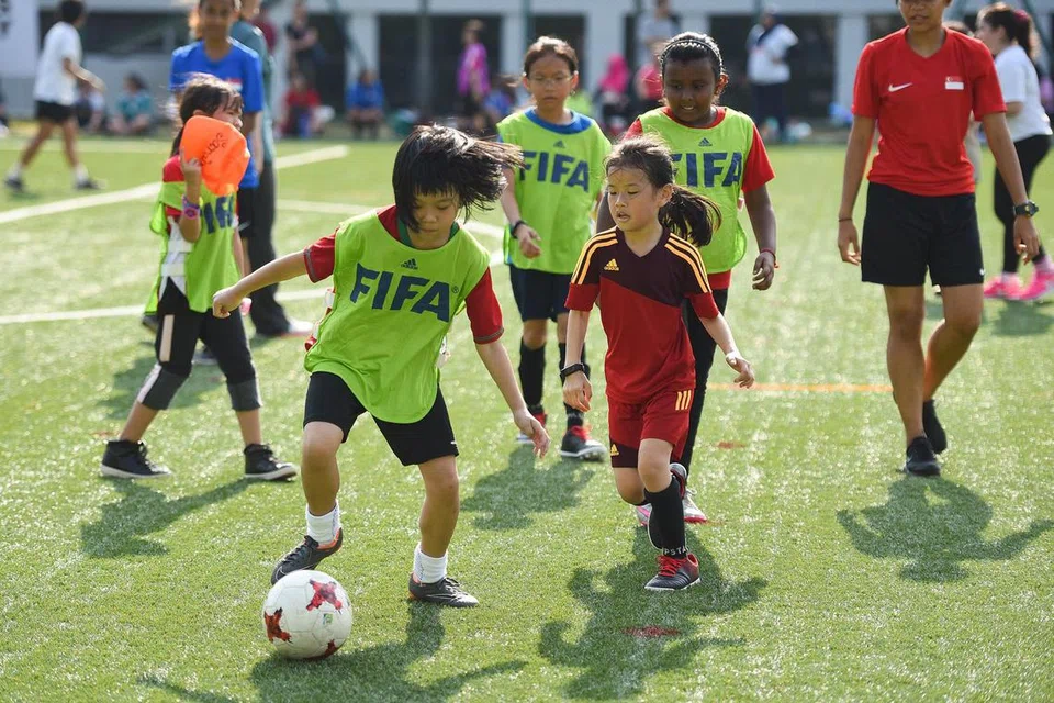 Pendekatan tertumpu akan diberikan untuk mengembangkan bola sepak wanita dalam tempoh terdekat, jelas Ketua Perancangan (Pejabat Divisyen Teknikal) Persatuan Bola Sepak Singapura (FAS), Baihakki Khaizan.