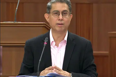 Menteri Negara (Ehwal Dalam Negeri merangkap Pembangunan Negara), Profesor Madya Dr Muhammad Faishal Ibrahim, berkata pihak berkuasa telah menemui beberapa kes individu menggunakan e-rokok, atau ‘vape’, untuk mengambil dadah, namun ia kes minoriti.