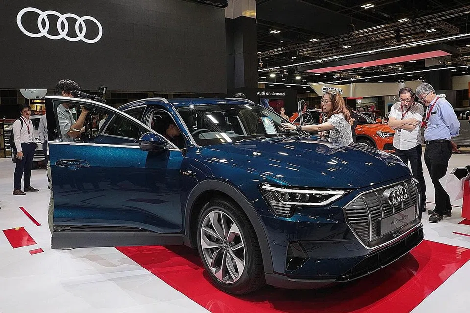AUDI E-TRON.