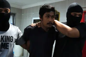 Mahadi Mamat, 39 tahun, akan menjalani hukuman penjara 10 tahun selepas Mahkamah Tinggi Kuala Lumpur memutuskan dia bersalah atas lapan tuduhan termasuk melakukan kegiatan pengganasan dan mengancam untuk menyerang empat warga Malaysia berprofil tinggi pada 2019.