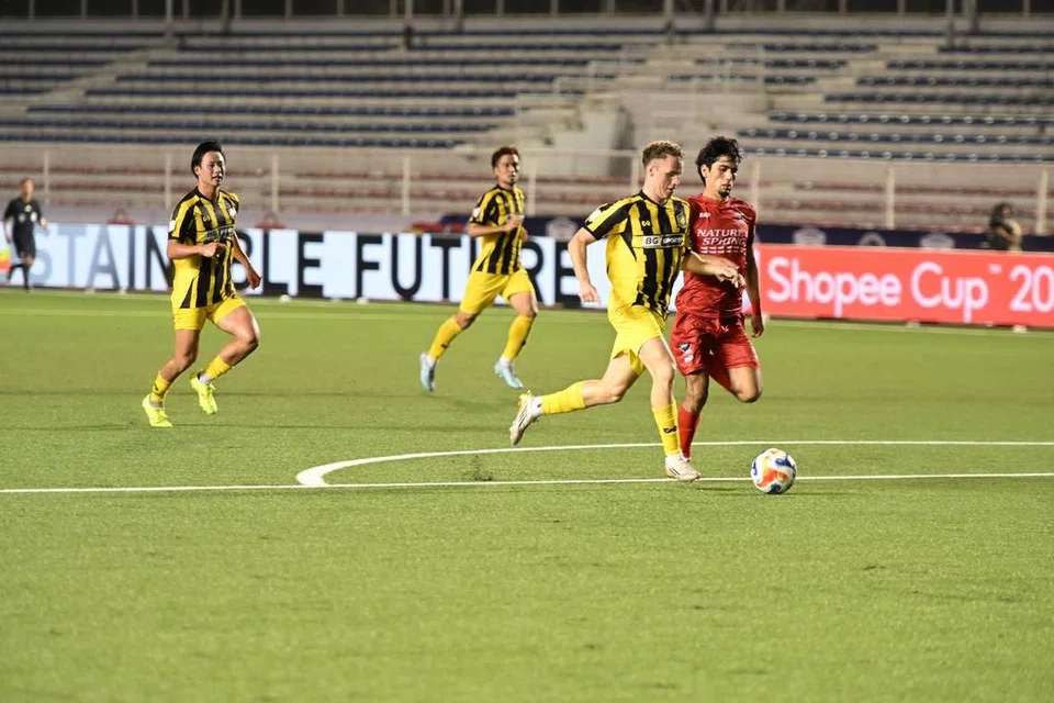Penyerang BG Tampines Rovers, Trent Buhagiar, memastikan kemenangan selesa pasukannya tujuh minit dalam masa tambahan melalui kesudahan klinikal. 