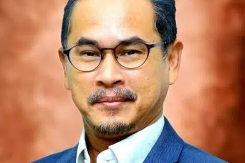 Pensyarah Jabatan Sains Politik dan Pengajian Madani, Universiti Islam Antarabangsa Malaysia (UIAM) merangkap Pengerusi Teras Politik Musyawarah Nasional, Profesor Dr Zainal Abidin Sanusi. 