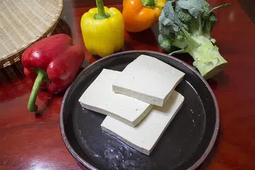 KHASIAT KACANG SOYA: Banyak kesan positif pada pemakanan kacang soya didapati pada pesakit barah.