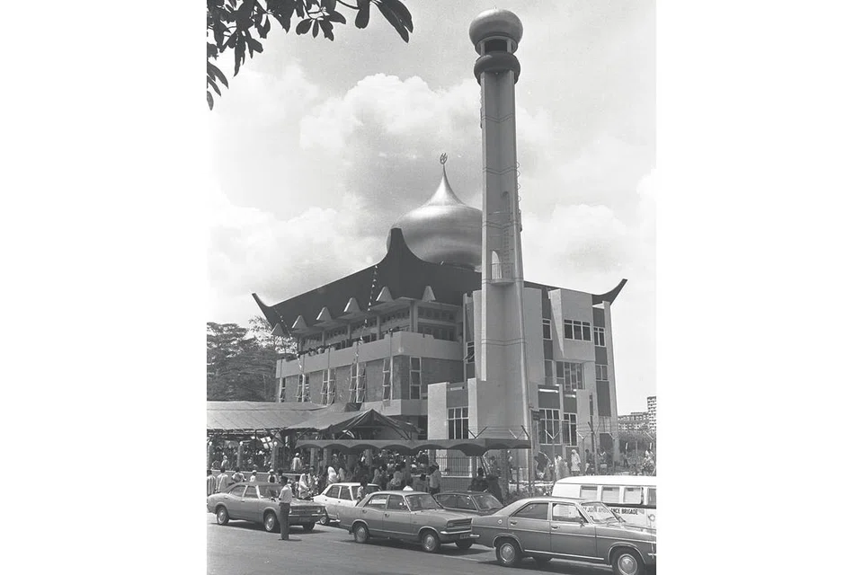 HASIL USAHA MASYARAKAT: Menelan belanja $1 juta, Masjid Muhajirin di Braddell Road adalah masjid pertama yang dibina menggunakan Dana Pembinaan Masjid (MBF). - Foto fail 