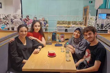 Ruhil Amani, Kawan, pitam