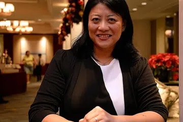 SANDANG TANGGUNGJAWAB BARU: Sebagai pengetua Cik Liza mahu memberi penekanan kepada pembangunan watak pelajar. - Foto ZAINAL YAHYA