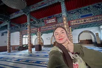 Cik Jasmine Tay, 24 tahun, sentiasa mencari ilmu agama Islam dan kian mempelajarinya dari sudut budaya Cina.