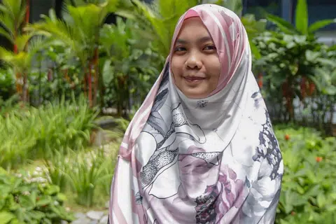 MAHU DEKATI BELIA: Ustazah Nur Hidayah Azman ingin mendekati golongan belia dan berdakwah kepada mereka melalui wadah media sosial. - Foto BH oleh IQBAL FAIZAL