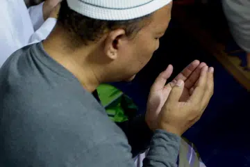 PERLU TETAP YAKIN PADA RAHMAT ALLAH: Ambil kisah Nabi Yunus as untuk dijadikan inspirasi dan pelajaran yang bernilai.