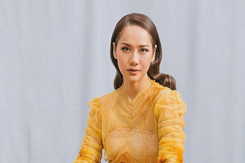 MASIH DALAM HATI: Bunga Citra Lestari (atas) menyingkap ingatannya pada arwah suaminya, Ashraf Sinclair, dalam siri video 'Love Story' di YouTube. - Foto DETIK HOT, fail