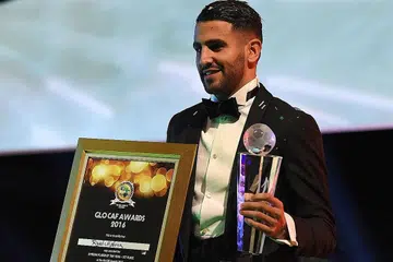 CEMERLANG: Riyad Mahrez membantu Leicester City mencapai kegemilangan luar biasa musim lalu - Foto AFP