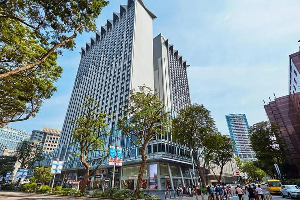 SIASATAN DIJALANKAN: Kementerian Kesihatan (MOH) sedang menyiasat 13 kes jangkitan Covid-19 dalam kalangan individu yang menjalani tempoh Notis Jangan Keluar Rumah (SHN) di Hotel Mandarin Orchard Singapore. - Foto HOTEL MANDARIN ORCHARD SINGAPORE