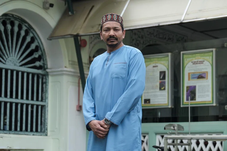 PERLU SOKONGAN: Pengerusi Masjid Jamae Chulia, Encik Rasheed Zaman Mohamed Rashad, menggesa orang rami agar terus menyokong projek peningkatan masjid ini. 