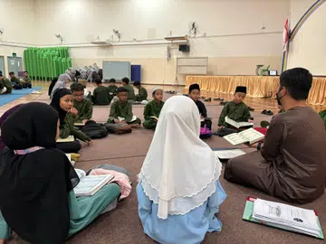 Salah satu pusat pendidikan Islam Persatuan Muhammadiyah, Kelas Asas Bimbingan Agama (KABA), membimbing pelajar mengenai Islam dan menawarkan kelas Al-Quran dari peringkat darjah rendah hingga pengajian tinggi.  