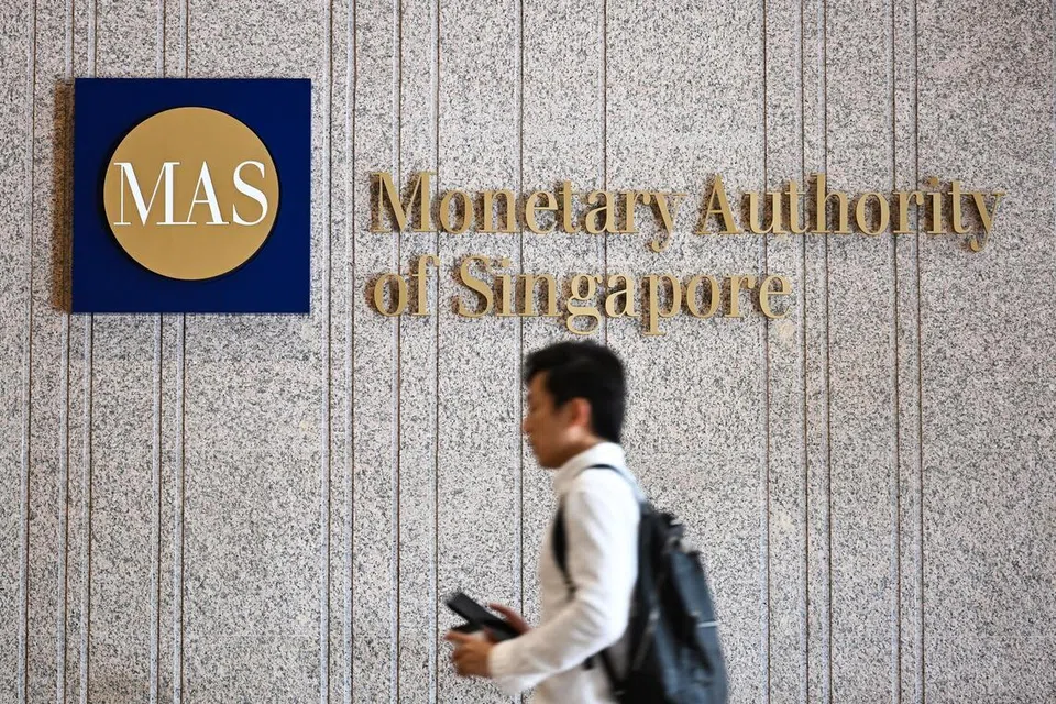 Penguasa Kewangan Singapura (MAS) mengemas kini rangka kerja produk kewangan kompleks, memberikan pilihan yang lebih luas kepada pelabur runcit sambil memperkukuh perlindungan ekstra bagi golongan yang memerlukan.