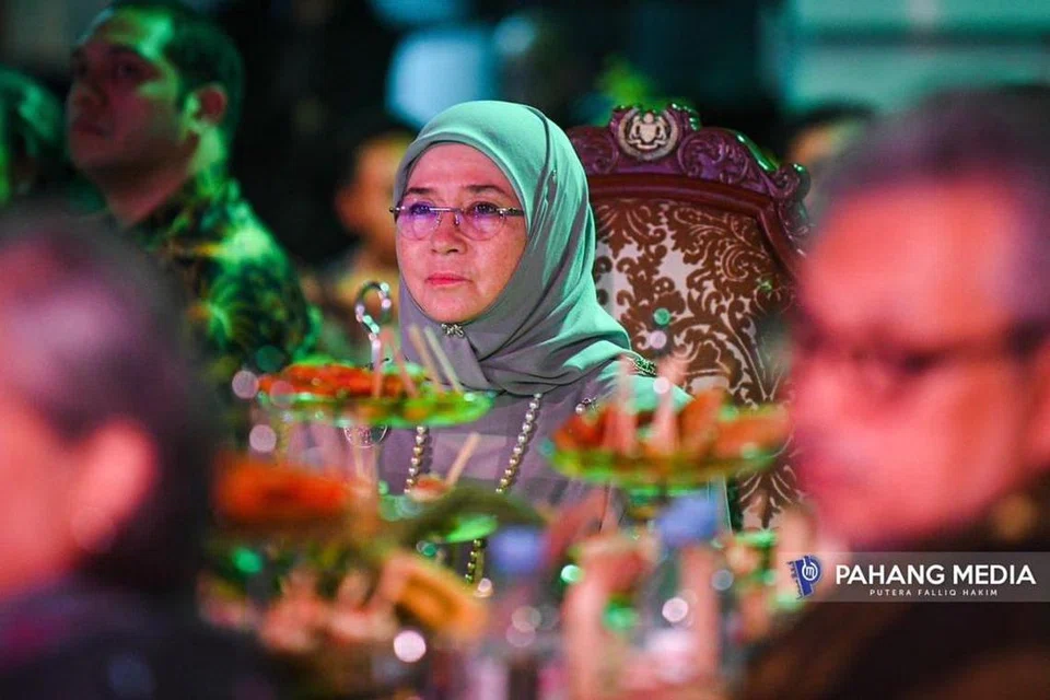 SUARAKAN PENDIRIAN: Naluri kemanusian dan keibuan Raja Permaisuri Agong Malaysia, Tunku Azizah Aminah Maimunah Iskandariah tidak mampu melihat golongan wanita dan para ibu, kanak-kanak serta orang kurang upaya diragut nyawa dalam konflik perang oleh Israel terhadap Palestin.