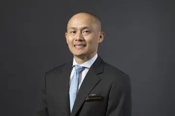 KADAR NAIK:  Profesor Madya Raymond Ng Chee Hui berkata kadar penakatan bagi barah telah meningkat. Ia hasil diagnosis lebih awal menerusi kesedaran lebih baik, pemeriksaan yang dijalankan, selain pembaikan dari sudut rawatan dan penjagaan posrawatan.