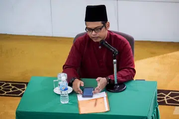 USTAZ MUHD KHAIRANI BASIRAN: Ceramah beliau sempena Israk Mikraj yang disampaikan di Masjid Muhajirin mengupas pengertiannya bagi umat Islam kerana Nabi Muhammad saw sendiri dijemput oleh Allah. - Foto BM oleh NUR DIYANA TAHA