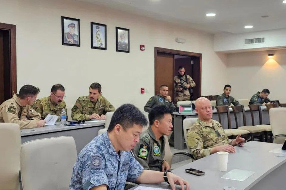 Pegawai RSAF bekerjasama rapat dengan Angkatan Bersenjata Jordan untuk melaksanakan operasi dengan  berkesan.