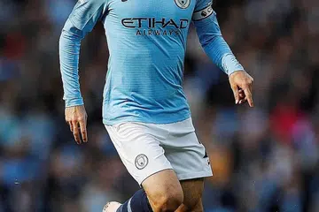 MASIH BERBISA: David Silva, yang menjaringkan gol kemenangan semasa City menundukkan Hoffenheim di awal minggu, sekali lagi dianggap sebagai pemain tunggak dalam usaha Pep merebut kemenangan pertama di Anfield. - Foto REUTERS
