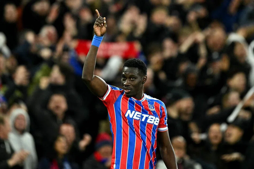  Ismaila Sarr memastikan Palace membawa bekalan selesa ke Tuscany minggu depan apabila dia menanduk masuk gol ketiga Palace pada minit ke-90.