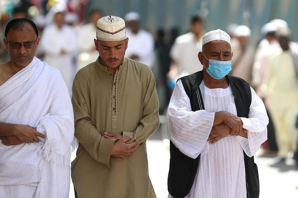 Di bawah undang-undang sementara itu, warga Saudi dan penduduk yang menetap di negara itu yang mahu melaksanakan umrah tidak akan dibenarkan masuk ke Makkah.