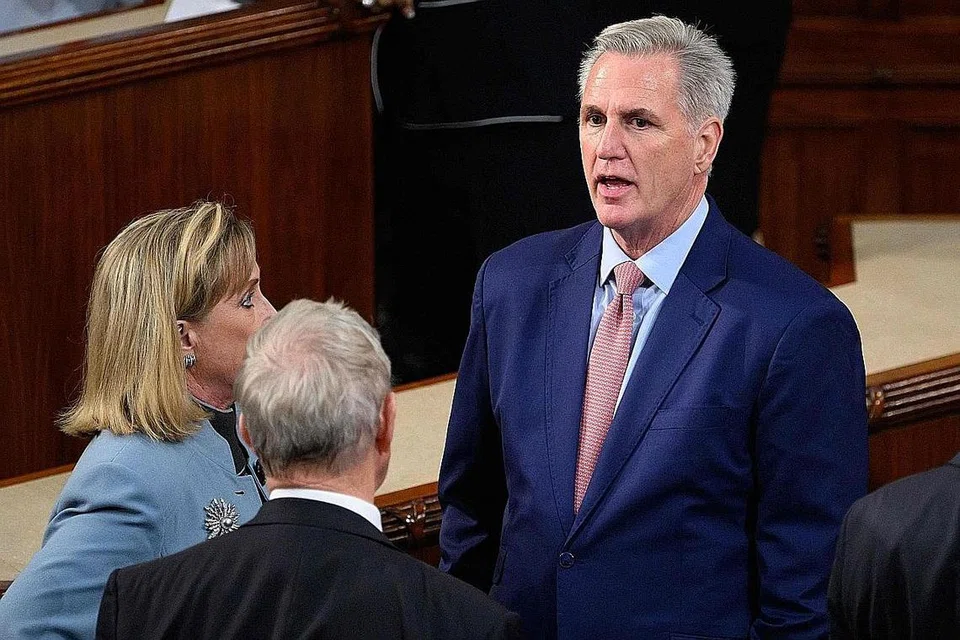 CALON SPEAKER: Sidang Kongres AS kecoh apabila parti Republikan berhaluan kanan membangkang Encik Kevin McCarthy dicalonkan menjadi Speaker. - Foto AFP