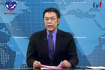 PULANG KE RAHMATULLAH: Pembaca berita veteran, Farid Ismeth Emir, meninggal dunia di Petaling Jaya semalam. - Foto TANGKAP LAYAR RTM
