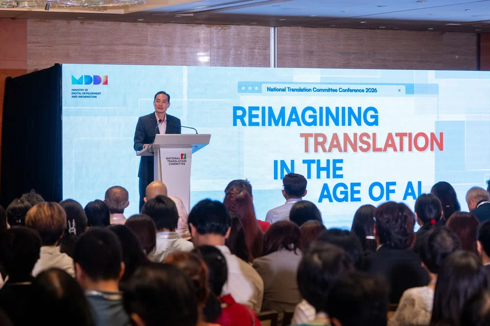 Menteri Negara Kanan (Penerangan dan Pembangunan Digital merangkap Kesihatan), Encik Tan Kiat How, mengumumkan pelancaran fungsi terjemahan nasional baru, SG Translate 2.0, semasa sidang Jawatankuasa Terjemahan Kebangsaan (NTC) 2026 di Hotel Grand Hyatt pada 26 September.