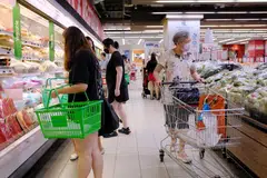 ENCIK WONG: Harga tenaga dan makanan global telah meningkat dengan mendadak dan inflasi dijangka menjejas sektor lain sebelum ia stabil. - Foto BH oleh JASON QUAH