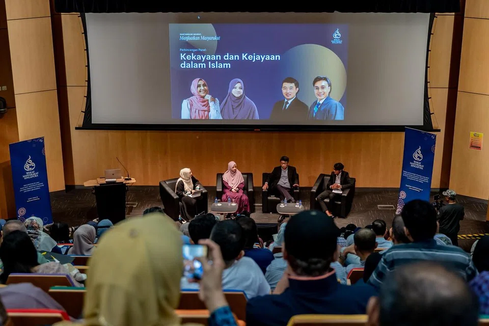 BINA ASET MASYARAKAT: Wakaf Masyarakat Singapura (WMS) akan dimanfaatkan untuk menyokong institusi keagamaan, pembangunan asatizah dan program jangka panjang masyarakat. Gambar diambil semasa satu seminar anjuran WMS pada awal 2023.