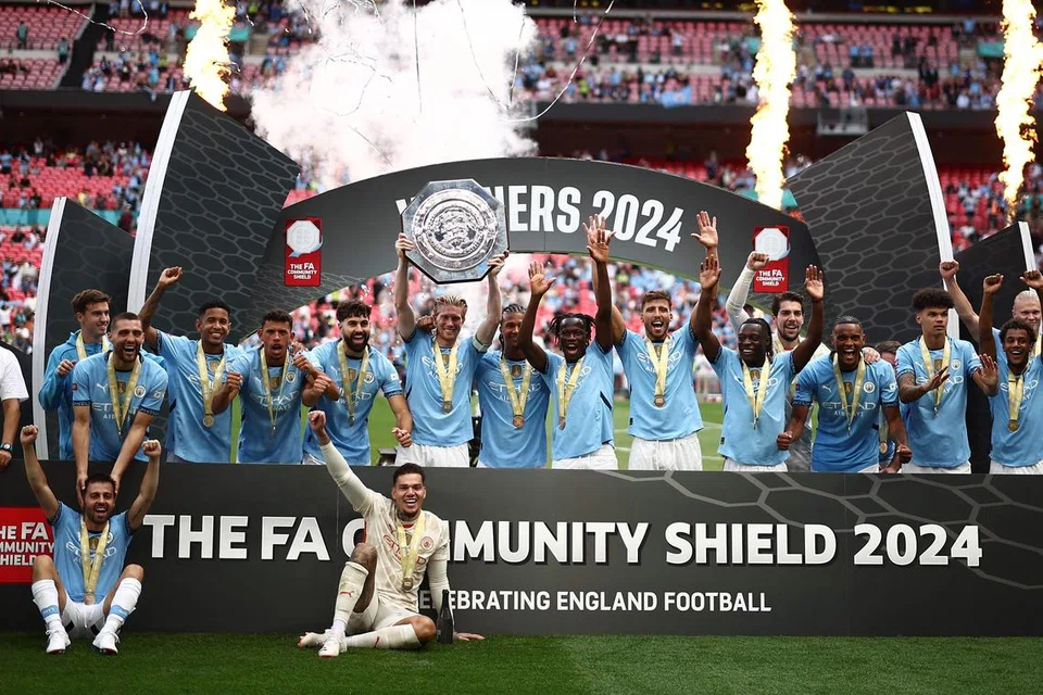 Favorit lagi! Manchester City sudah pasti menjadi favorit menjuarai lagi EPL pada musim ini. Mereka juga berjaya menjulang Perisai Masyarakat 2024 selepas menundukkan seteru ketat Manchester United dalam tendangan penalti.
