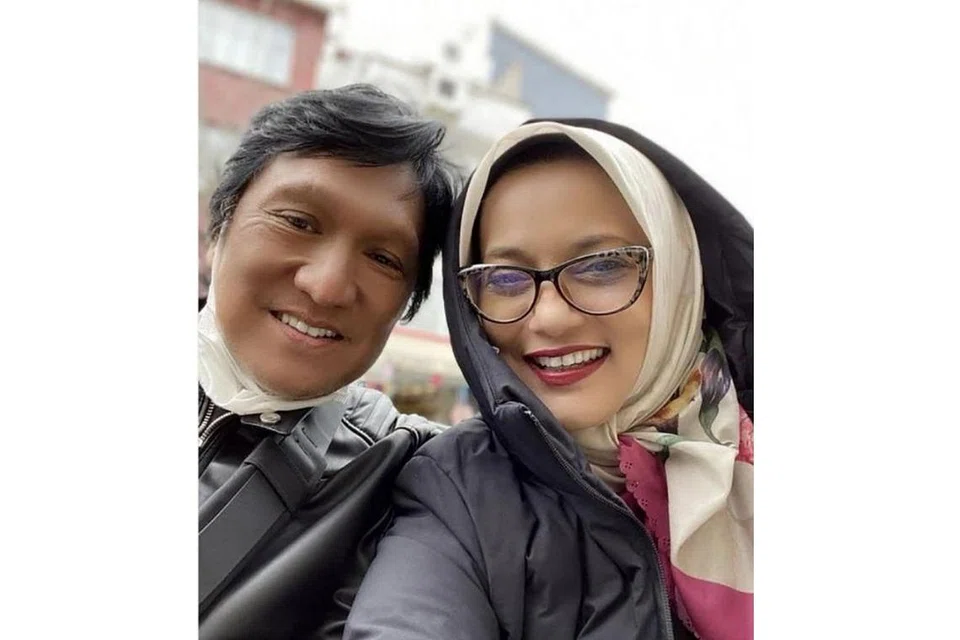 SAMA CANTIK SAMA PADAN: Ikang Fawzi dan Marissa Haque dianggap sebagai pasangan suami isteri Indonesia yang sangat serasi dan dermawan. 