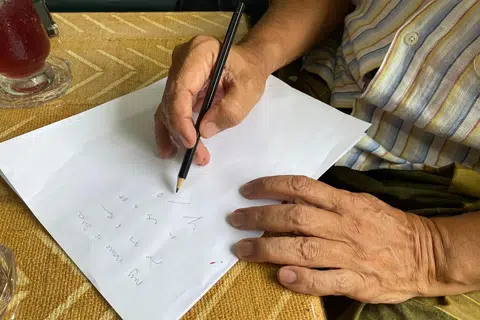 Tulisan ringkas atau ‘shorthand’ dikongsi oleh mantan Editor Naskhah Berita Harian (BH), Encik  Mohamad Suhaimi Mohsen. 