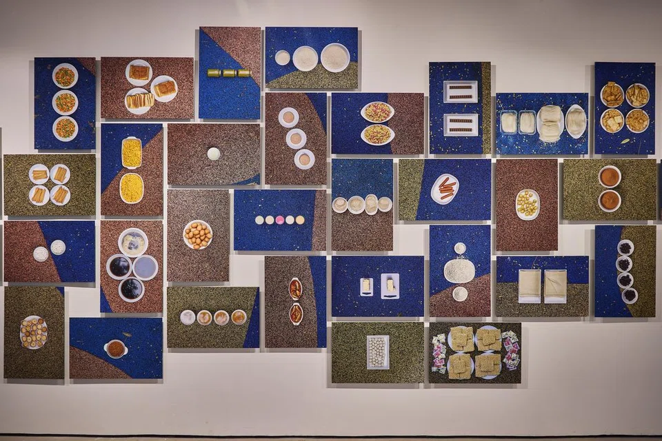 Karya unik yang diberi nama, ‘I’m Worth My Bread (2025)‘, merupakan gabungan rekaan seniman, Stefan Chow dan Huiyi Lin. 
