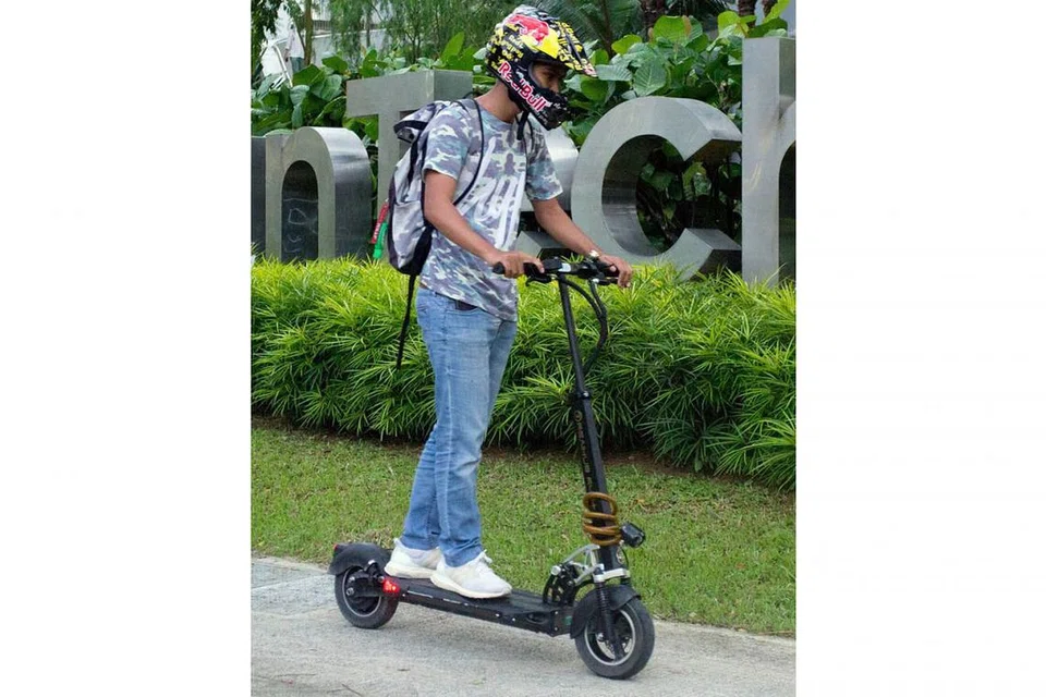 KENDERAAN DI SINGAPURA HARI INI: E-SKUTER 