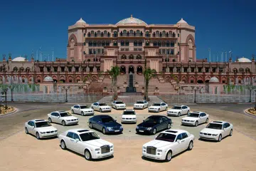 Dana Abu Dhabi termasuk berbilang entiti, seperti Pihak Berkuasa Pelaburan Abu Dhabi, Syarikat Pelaburan Mubadala dan ADQ.