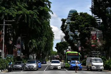 KEADAAN JALAN RAYA TIDAK SESIBUK SEPERTI DAHULU: LTA mendedahkan jumlah kenderaan di jalan raya rata-rata susut 60 peratus sejak pandemik koronavirus bermula pada Januari lalu,
