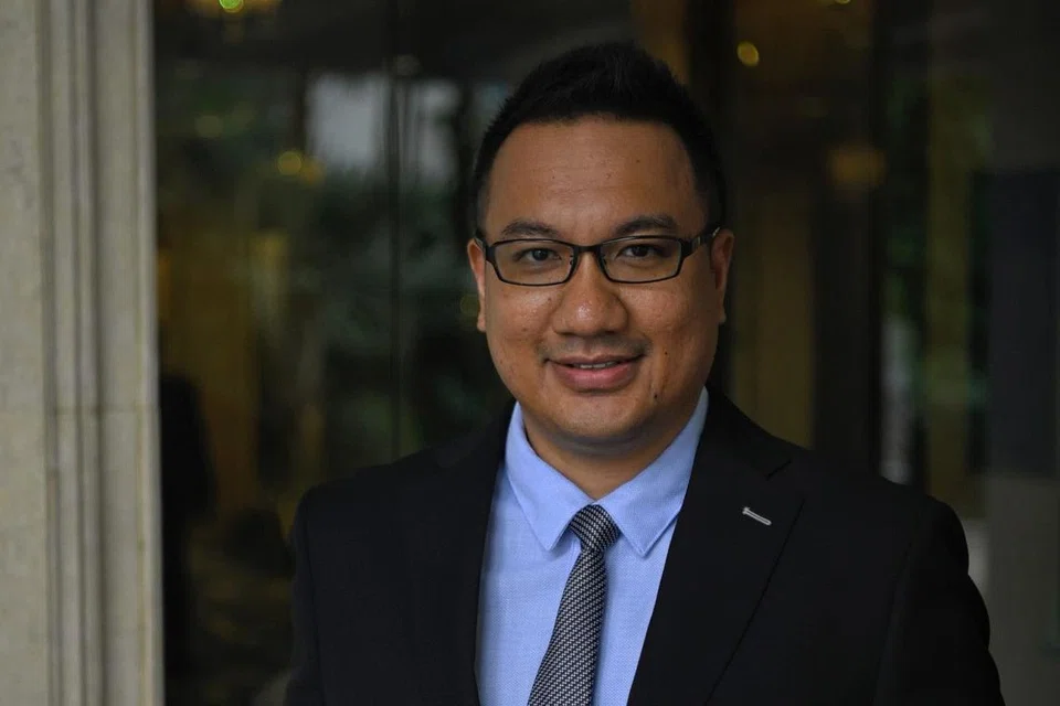 ENCIK MUHAMMAD FADYLLA RASHIMAN: Pengetua Sekolah Rendah Corporation yang baru dilantik semalam.