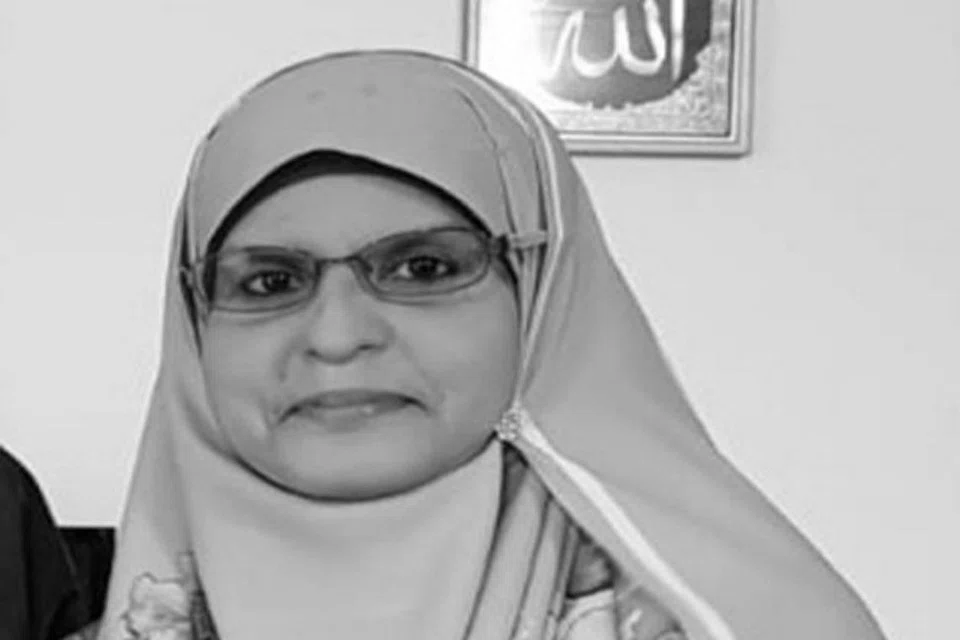 CIK ZAITON BEGUM SARDAR MOHAMAD, 54 tahun, guru prasekolah, berasa terdorong untuk mempertingkatkan ilmu ukhrawi dengan lebih lanjut selepas beliau mengikuti kursus sijil pendidikan Islam anjuran Majlis Ugama Islam Singapura (Muis) buat pendidik aLIVE.- Foto ANDALUS 