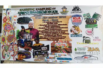 KENALI BUDAYA: Inilah poster Karnival Kampung@Masjid Ahmad Ibrahim yang akan diadakan esok. Semua dijemput hadir untuk mengetahui lebih lanjut pelbagai bidang budaya dan jati diri Melayu, termasuk mengenali madu asli dan tiruan. - Foto MASJID AHMAD IBRAHIM