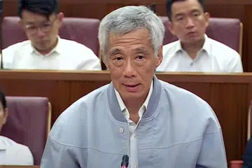 BERI PERSETUJUAN: Perdana Menteri, Encik Lee Hsien Loong, berkata Menteri Pengangkutan, Encik S. Iswaran, kini sedang membantu CPIB dalam siasatan.