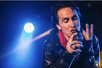 KISAH SEARCH DIABADIKAN: Vokalis Search, Amy berkongsi bahawa kumpulan itu akan edarkan biografi itu tidak lama lagi. - Foto Instagram AMY SEARCH