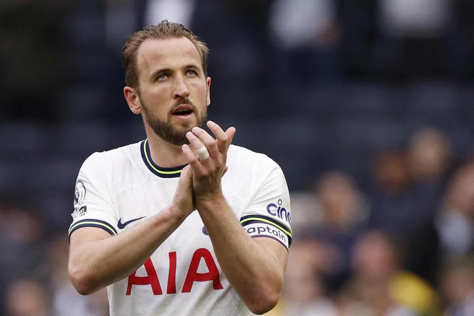 MASA DEPAN TIDAK TENTU: Penyerang Tottenham Hotspur, Harry Kane, dikaitkan dengan perpindahan ke Manchester United dan Real Madrid. Kontraknya dengan Spurs akan tamat musim depan.