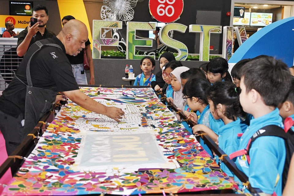 Raikan Ilmu@Heartlands menyediakan lebih 100 kegiatan interaktif dalam lima pavilion bertemakan pembelajaran, kerjaya, kesihatan, kemampanan dan seni budaya di Northpoint City.