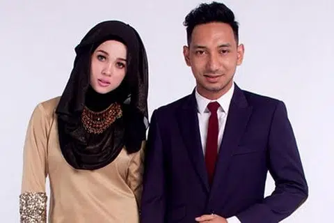 PUTUS SUDAH: Emma Maembong berkata bukan beliau yang akan menjadi isteri Zizan tetapi hubungan mereka sehingga kini masih baik. - Foto BHM