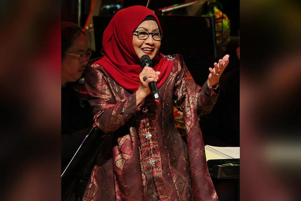 TETAP BERTENAGA: Konsert ini adalah yang pertama penyanyi Sanisah Huri menyanyi bersama orkestra dan diiringi dengan 60 pemuzik hebat. 